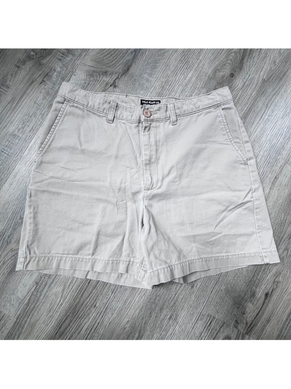 VINTAGE Polo Jeans Co Ralph
Lauren Flat Front Shorts
womens 12 Beige 5" Inseam - Picture 1 of 7